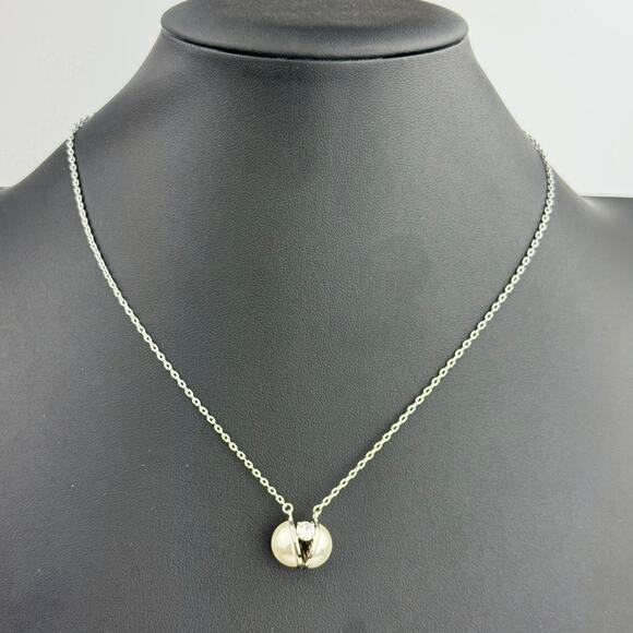 Yin & King Faux Pearl Rhinestone Pendant Necklace Silver Tone Chain NWT - Picture 1 of 7